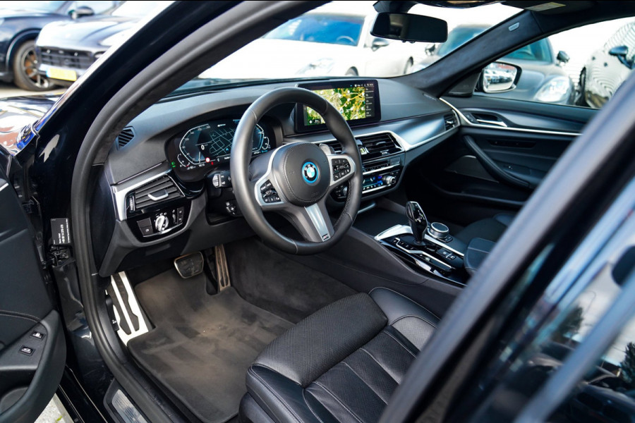 BMW 5 Serie 545e xDrive High Executive | Harman/Kardon | Laser LED | HuD | Facelift | Softclose | Panorama | Alcantara | Massage