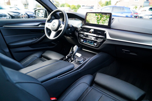 BMW 5 Serie 545e xDrive High Executive | Harman/Kardon | Laser LED | HuD | Facelift | Softclose | Panorama | Alcantara | Massage