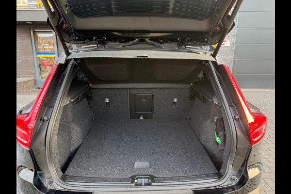 Volvo XC40 1.5 T2 R-Design | 1E EIGENAAR | 3/6/12MND GARANTIE | AUTOMAAT | PANO | LED | DAB | CRUISE | CARPLAY | STOELVERWM | BLIS | HARMAN KARDON |