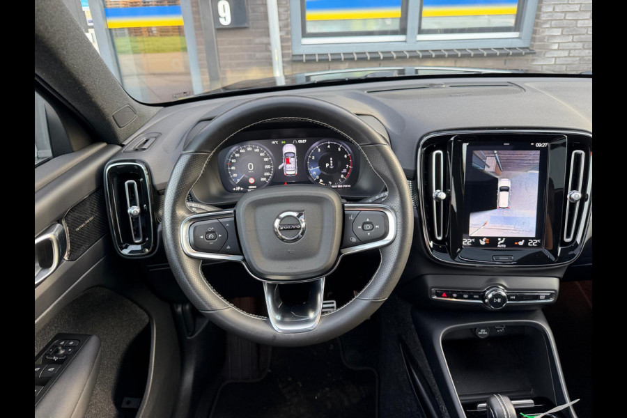 Volvo XC40 1.5 T2 R-Design | 1E EIGENAAR | 3/6/12MND GARANTIE | AUTOMAAT | PANO | LED | DAB | CRUISE | CARPLAY | STOELVERWM | BLIS | HARMAN KARDON |