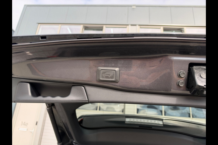 Toyota RAV4 2.5 Hybrid Bi-Tone PANO NAP CAMERA APK