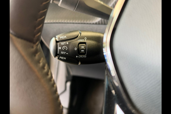 Peugeot 208 1.2 PureTech Allure Pack LED CLIMAT CRUISE CONTROL PDC CARPLAY LANE ASSIST