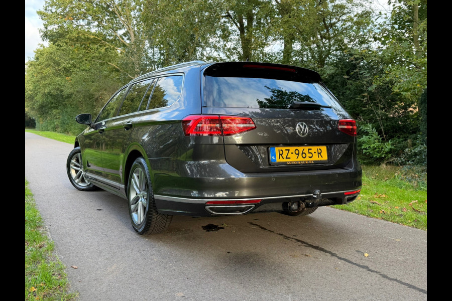 Volkswagen Passat Variant 1.6 TDI Highline Business R | Navi + Cruise control Nu € 9.975 Ex BTW,- !!!
