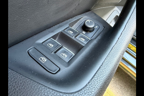 Volkswagen Passat Variant 1.6 TDI Highline Business R | Navi + Cruise control Nu € 9.975 Ex BTW,- !!!