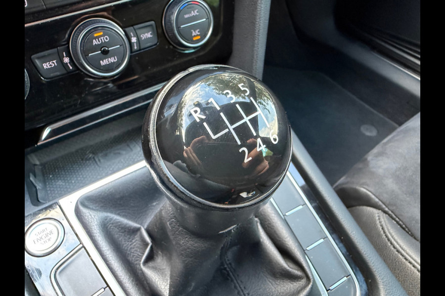 Volkswagen Passat Variant 1.6 TDI Highline Business R | Navi + Cruise control Nu € 9.975 Ex BTW,- !!!