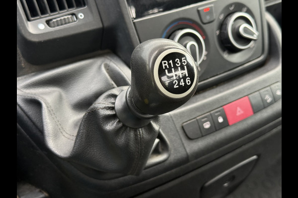 Peugeot Boxer 335 2.2 BlueHDi 165 L4 Pick-up | Open laadbak | Trekhaak 3.5T | Cruisec. | Airco