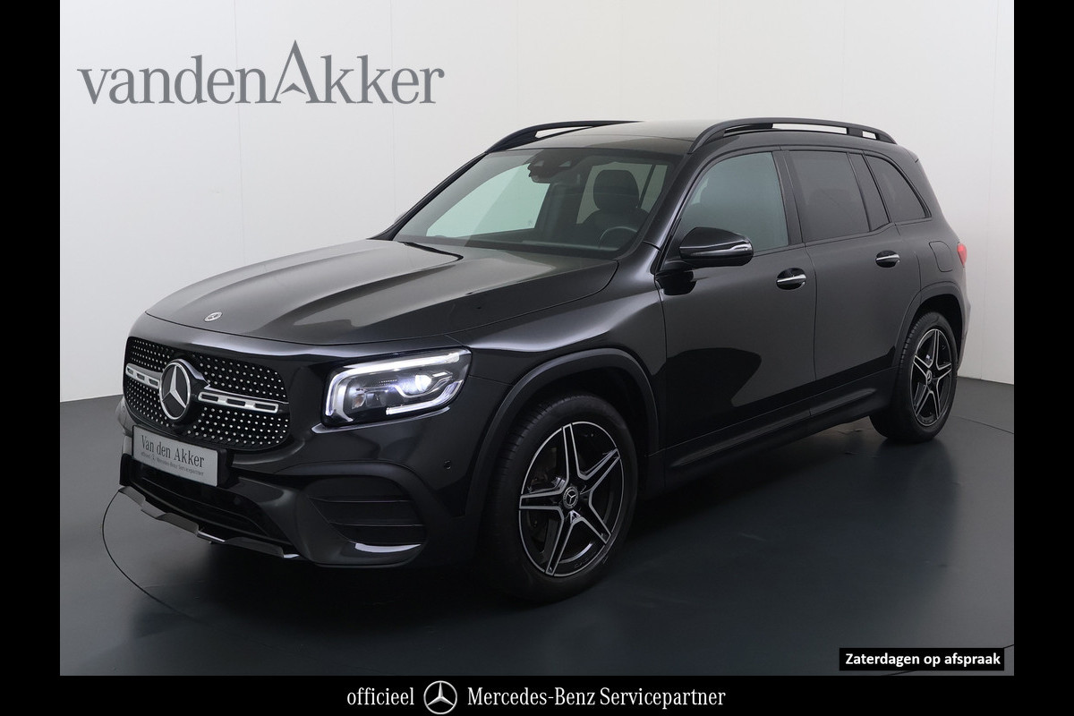 Mercedes-Benz Glb 180 AMG 7-zits // Trekhaak // Panoramadak // Memory // Keyless // Carplay // MultiBeam LED // Nightpakket // Sfeerverlichting