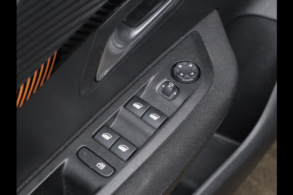 Peugeot 208 1.2 PureTech Allure Sport (APPLE CARPLAY,NAVI,CAMERA,360 VIEW,CLIMATE,CRUISE,GETINT,LED,SPORTSTOELEN,LM VELGEN)