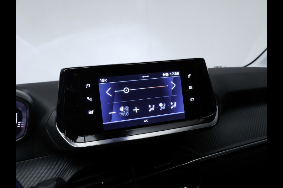 Peugeot 208 1.2 PureTech Allure Sport (APPLE CARPLAY,NAVI,CAMERA,360 VIEW,CLIMATE,CRUISE,GETINT,LED,SPORTSTOELEN,LM VELGEN)