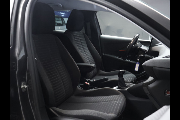 Peugeot 208 1.2 PureTech Allure Sport (APPLE CARPLAY,NAVI,CAMERA,360 VIEW,CLIMATE,CRUISE,GETINT,LED,SPORTSTOELEN,LM VELGEN)