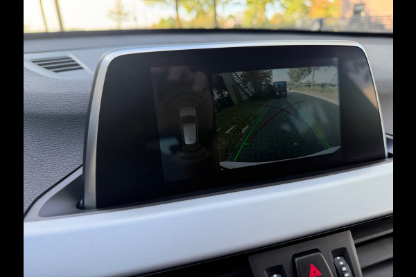 BMW X1 SDrive18i Executive, achteruitrijcamera, extra getint glas, electr bedienbare achterklep, parelmoer wit