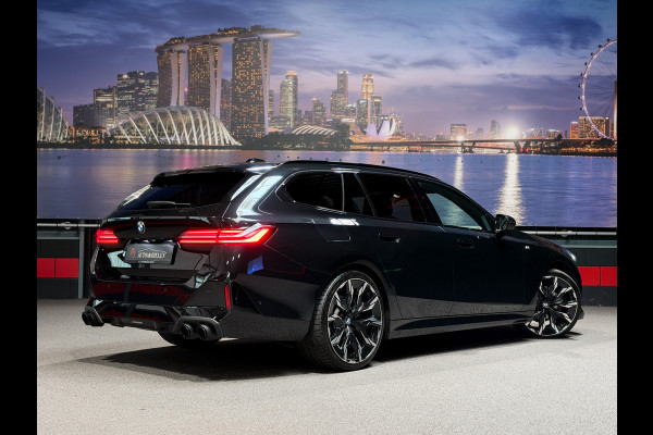BMW 5 Serie Touring 520i |Panorama|HeadUp|Trekhaak|Crystal|Carbon|BTW