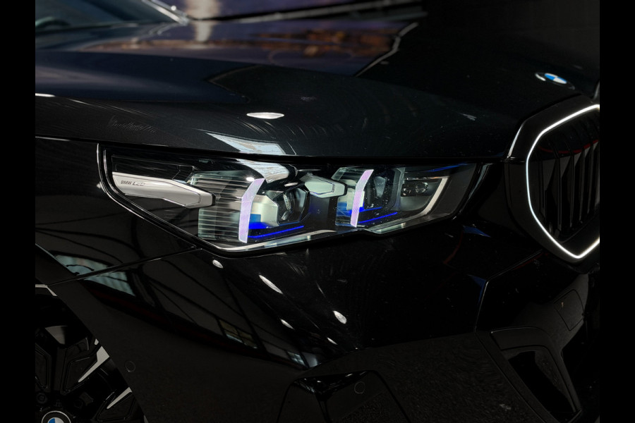 BMW 5 Serie Touring 520i |Panorama|HeadUp|Trekhaak|Crystal|Carbon|BTW