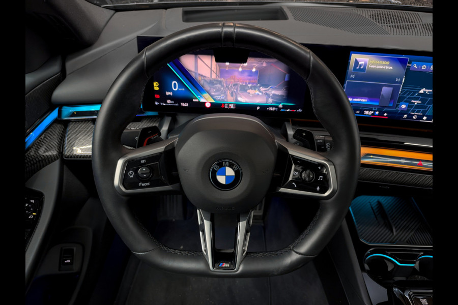 BMW 5 Serie Touring 520i |Panorama|HeadUp|Trekhaak|Crystal|Carbon|BTW