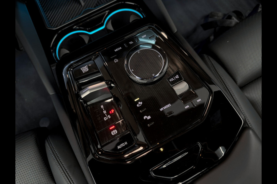 BMW 5 Serie Touring 520i |Panorama|HeadUp|Trekhaak|Crystal|Carbon|BTW