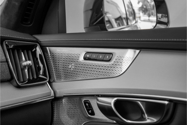 Volvo XC90 HEICO 2.0 T8 Plug-in AWD Ultra Black 7p Model 2027 B&W Pano Massage Stoelventilatie Trekhaak