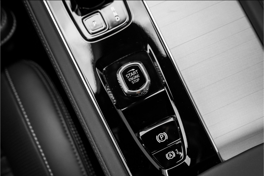 Volvo XC90 HEICO 2.0 T8 Plug-in AWD Ultra Black 7p Model 2027 B&W Pano Massage Stoelventilatie Trekhaak