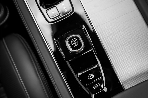 Volvo XC90 HEICO 2.0 T8 Plug-in AWD Ultra Black 7p Model 2027 B&W Pano Massage Stoelventilatie Trekhaak