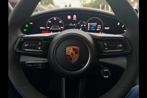 Porsche Taycan Sport Turismo 4S 93 kWh / SOH 94.5 % / Panoramadak / 360Camera / Head-up / Burmester / 21'' / Luchtvering / Stoel+Stuurverwarming / Dodehoek / DAB / ACC / Warmtepomp