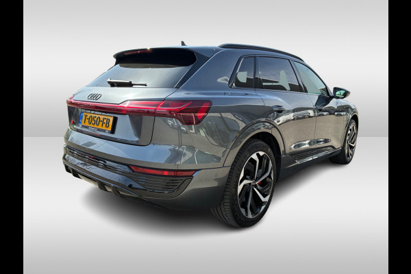 Audi Q8 e-tron 55 quattro S Edition 115 kWh / Panoramadak / 360Camera / Head-up / B&O / Keyless / Luchtvering / 21'' / Stoel+Stuurverwarming / Sfeerverlichting / Dodehoek / DAB / ACC