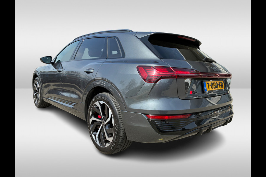 Audi Q8 e-tron 55 quattro S Edition 115 kWh / Panoramadak / 360Camera / Head-up / B&O / Keyless / Luchtvering / 21'' / Stoel+Stuurverwarming / Sfeerverlichting / Dodehoek / DAB / ACC