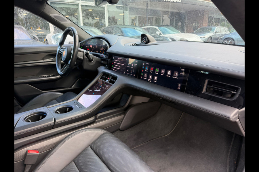 Porsche Taycan Turbo 93 kWh / SOH 92,3% / Panoramadak / 360Camera / Head-up / Burmester / Luchtvering / 20'' / InnoDrive / Sportchrono+Design / Keyless / Adaptieve Stoelen / Dodehoek / DAB / Warmtepomp