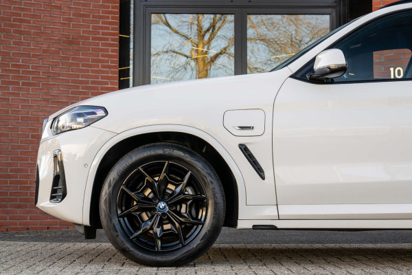 BMW X3 xDrive30e M-Sport Pano HuD Trekhaak Camera 94% SOH