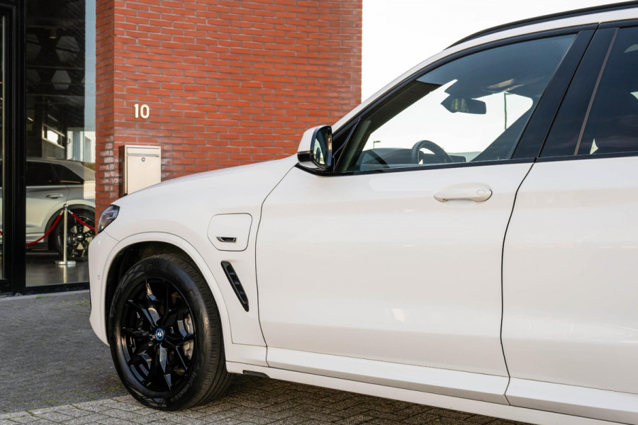 BMW X3 xDrive30e M-Sport Pano HuD Trekhaak Camera 94% SOH