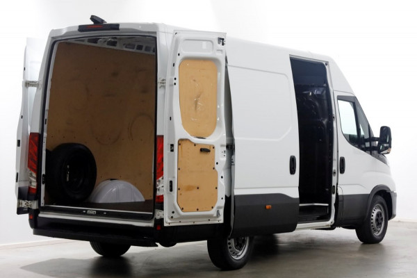 Iveco Daily 35S14 136pk L2H2 Airco/Camera Trekgewicht 3500kg 09-2021