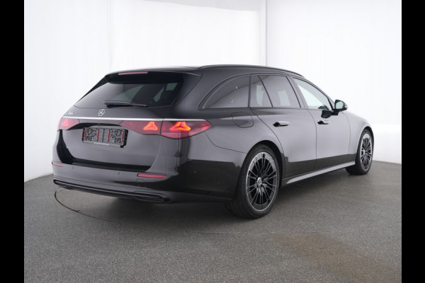 Mercedes-Benz E-Klasse Estate 300 e Avantgarde Night Edition Panorama Schuif-Kanteldak | Digital Licht | 20 Inch Velgen | Trekhaak | AC en DC Laden | Stuur en Stoelverwarming. Inclusief 24 maanden MB Certified garantie voor Europa