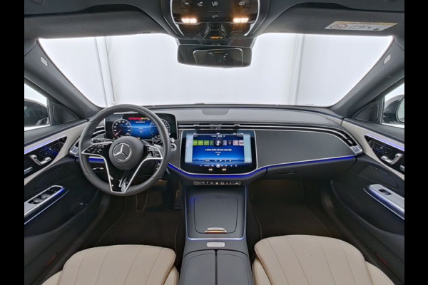 Mercedes-Benz E-Klasse Estate 300 e Avantgarde Night Edition Panorama Schuif-Kanteldak | Digital Licht | 20 Inch Velgen | Trekhaak | AC en DC Laden | Stuur en Stoelverwarming. Inclusief 24 maanden MB Certified garantie voor Europa
