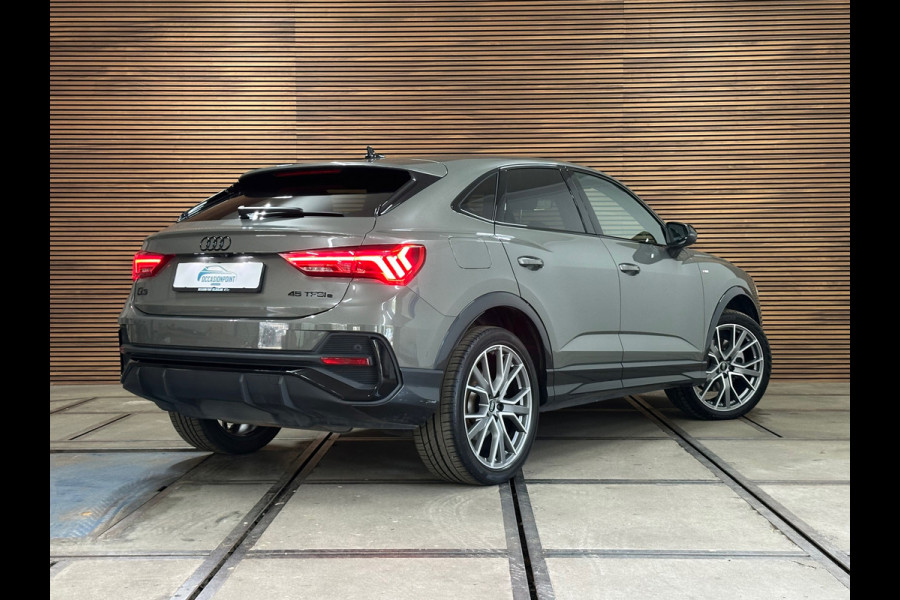 Audi Q3 Sportback 45 TFSI e S Edition | 20” Lichtmetaal | Carplay | Virtual Cockpit | 360° Camera | Sonos | ACC