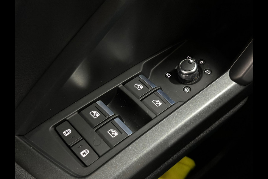 Audi Q3 Sportback 45 TFSI e S Edition | 20” Lichtmetaal | Carplay | Virtual Cockpit | 360° Camera | Sonos | ACC