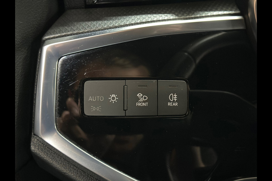 Audi Q3 Sportback 45 TFSI e S Edition | 20” Lichtmetaal | Carplay | Virtual Cockpit | 360° Camera | Sonos | ACC
