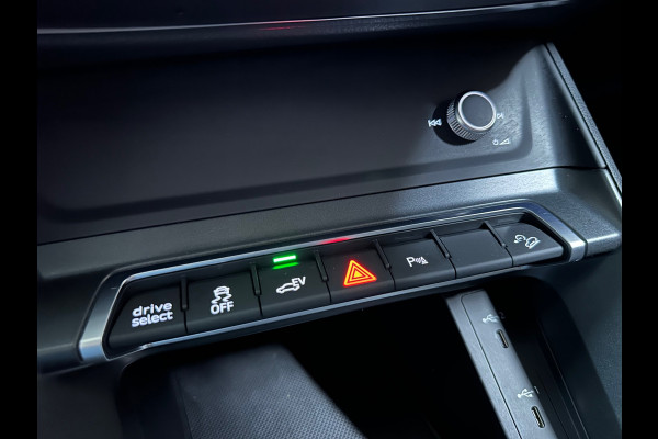 Audi Q3 Sportback 45 TFSI e S Edition | 20” Lichtmetaal | Carplay | Virtual Cockpit | 360° Camera | Sonos | ACC