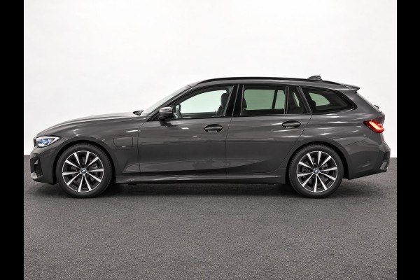 BMW 3 Serie Touring 330e Sportline Panoramadak Navi Carplay Cruise Control Full LED PDC VA Privacy Glass Live Cockpit Professional DAB+ Shadowline Hemel Antraciet