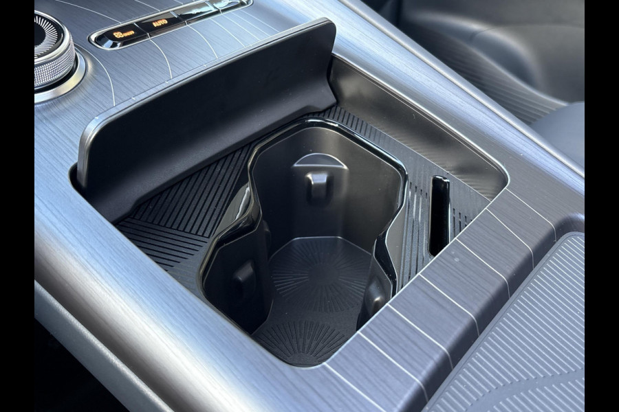 GEELY E5 Max+ 68 kWh 218 PK | 450 Km WLTP | Panoramadak | 360 Camera | Warmtepomp | Stoelverwarming & verkoeling | Massagestoelen | Elektrische klep | Stuurverwarming | Parkeersensoren | Achterbank verwarmd | 19 Inch