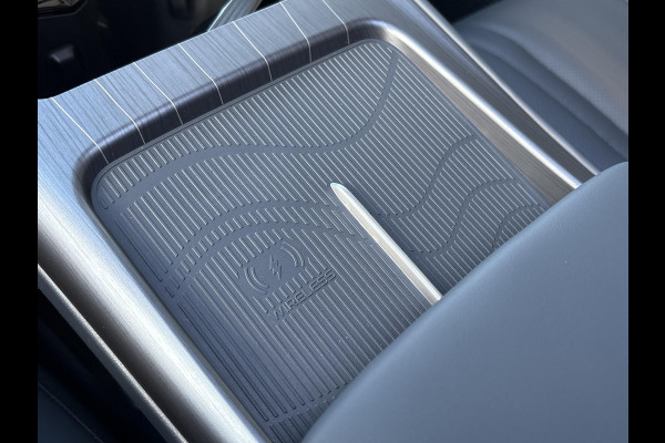 GEELY E5 Max+ 68 kWh 218 PK | 450 Km WLTP | Panoramadak | 360 Camera | Warmtepomp | Stoelverwarming & verkoeling | Massagestoelen | Elektrische klep | Stuurverwarming | Parkeersensoren | Achterbank verwarmd | 19 Inch