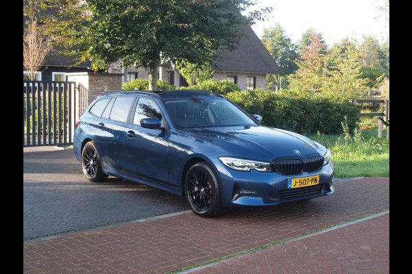 BMW 3 Serie Touring 330e eDrive Touring 292 PK | plug-in Hybride | Leder interieur | Panoramadak | Camera | Apple Carplay |