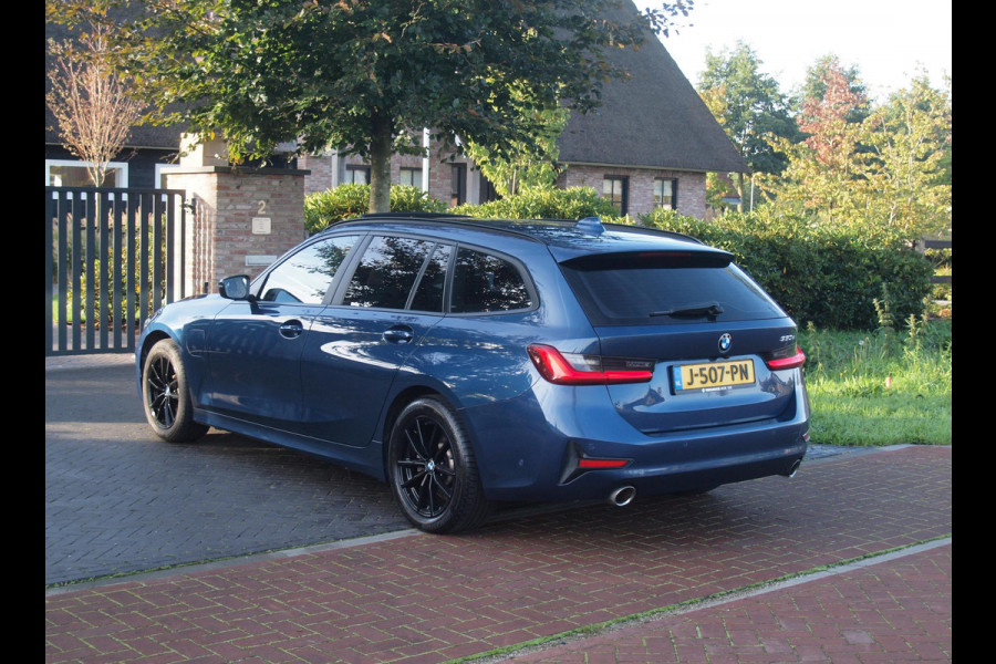 BMW 3 Serie Touring 330e eDrive Touring 292 PK | plug-in Hybride | Leder interieur | Panoramadak | Camera | Apple Carplay |
