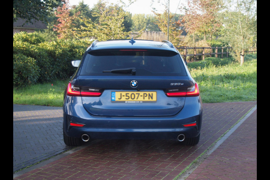 BMW 3 Serie Touring 330e eDrive Touring 292 PK | plug-in Hybride | Leder interieur | Panoramadak | Camera | Apple Carplay |