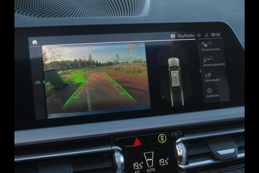 BMW 3 Serie Touring 330e eDrive Touring 292 PK | plug-in Hybride | Leder interieur | Panoramadak | Camera | Apple Carplay |