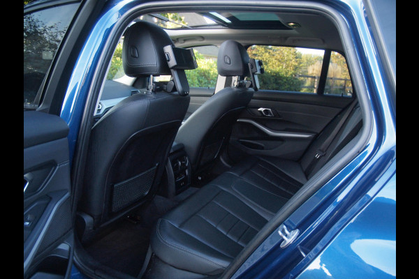 BMW 3 Serie Touring 330e eDrive Touring 292 PK | plug-in Hybride | Leder interieur | Panoramadak | Camera | Apple Carplay |