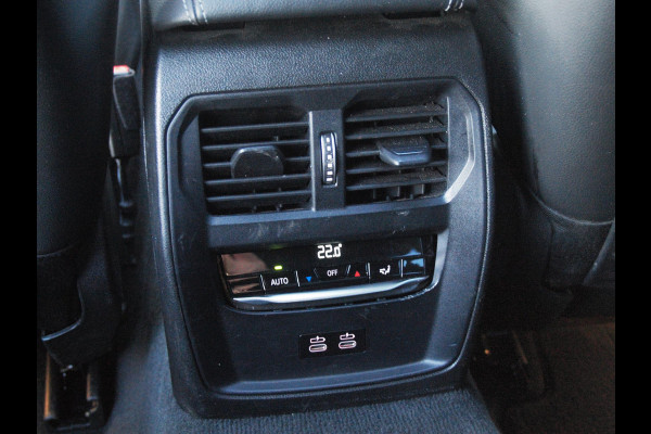 BMW 3 Serie Touring 330e eDrive Touring 292 PK | plug-in Hybride | Leder interieur | Panoramadak | Camera | Apple Carplay |
