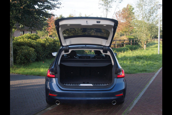 BMW 3 Serie Touring 330e eDrive Touring 292 PK | plug-in Hybride | Leder interieur | Panoramadak | Camera | Apple Carplay |