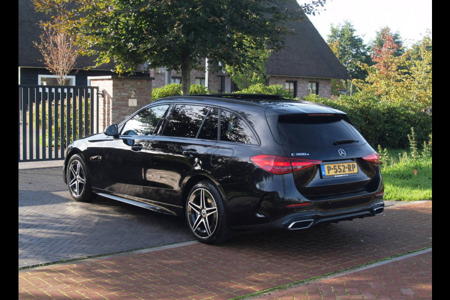 Mercedes-Benz C-Klasse Estate 300 e AMG Line | Panoramadak | AMG-Pakket | Night Pack | Burmester | Camera | Sfeerverlichting | NL-Auto |