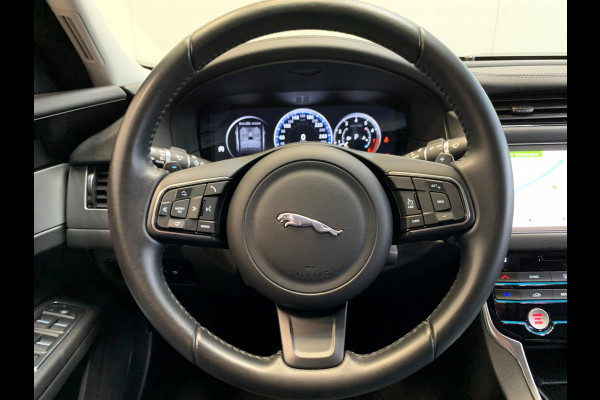 Jaguar XF 2.0t Prestige VIRTUAL COCKPIT-NAVI-LANE ASSIST-ECC-PDC-LED VERLICHTING-CRUISE CONTROL