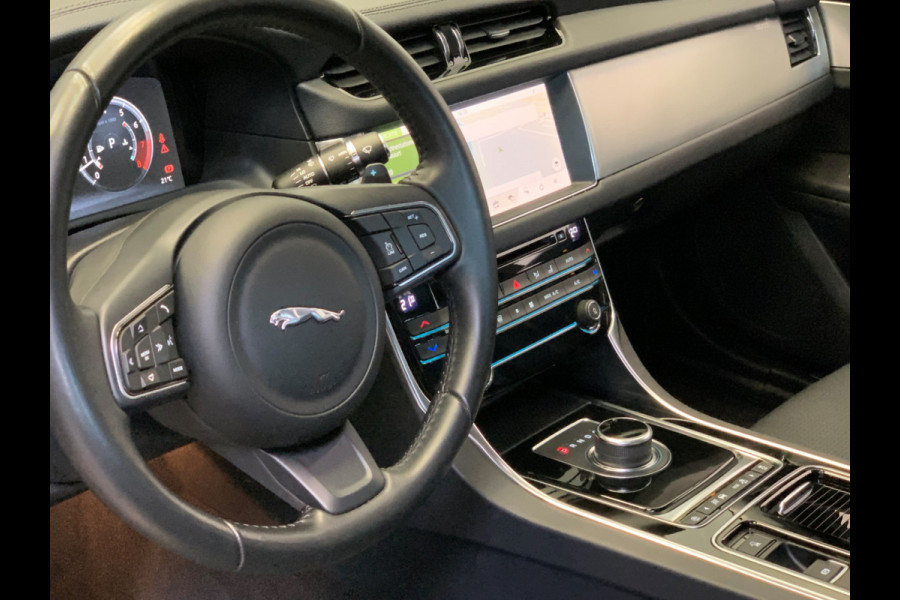 Jaguar XF 2.0t Prestige VIRTUAL COCKPIT-NAVI-LANE ASSIST-ECC-PDC-LED VERLICHTING-CRUISE CONTROL