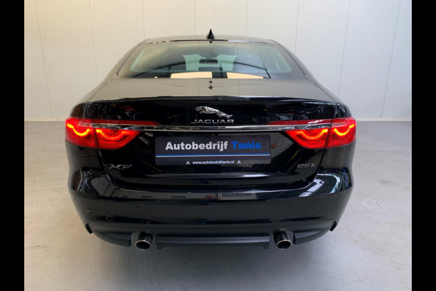 Jaguar XF 2.0t Prestige VIRTUAL COCKPIT-NAVI-LANE ASSIST-ECC-PDC-LED VERLICHTING-CRUISE CONTROL