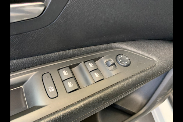 Peugeot 3008 1.2 Turbo 131PK PureTech Blue Lease Executive NAVIGATIE-VOL LEDER-AIRCO/ECC-CAMERA-PDC-DIGI.COCKPIT